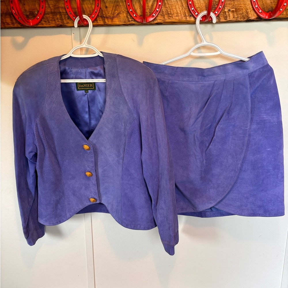 Vintage danier leather women’s suit. Jacket size large. Skirt size 10.